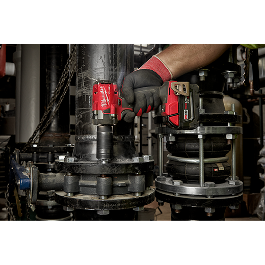Milwaukee's 2855-22 Short Stubby 1/2 in. Fuel M18 One-Key High Torque Impact Kit With 2 Batteries & Charger
