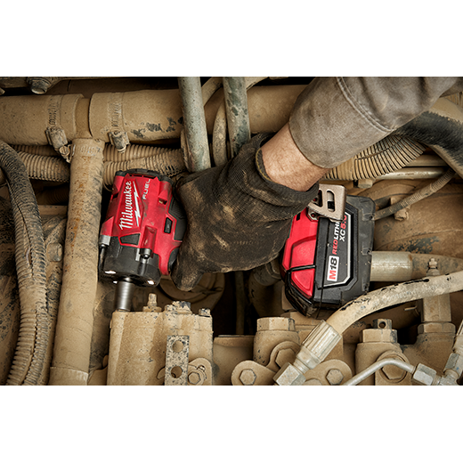 Milwaukee's 2855-22 Short Stubby 1/2 in. Fuel M18 One-Key High Torque Impact Kit With 2 Batteries & Charger